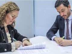 Feníe Energía y Nissan se unen para instalar puntos de recarga y autoconsumo con almacenamiento Isabel Reija y Christian Costaganna durante la firma del acuerdo Feníe Energía y Nissan