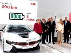 ABB presenta en Hannover el cargador de vehículos eléctricos más rápido del mundo Angela Merkel presenta el cargador de ABB que en 8 minutos te proporciona 200 kilómetros