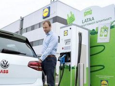 Lidl impulsa la tecnología de carga rápida de ABB en toda Finlandia Cliente usa los puntos ABB de recarga en Lidl Finlandia