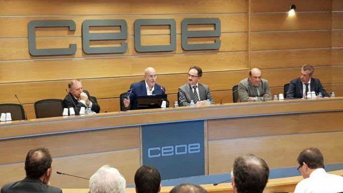 Reunión de Aedive en la CEOE