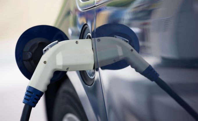 Vehículo eléctrico cargando en modo 3