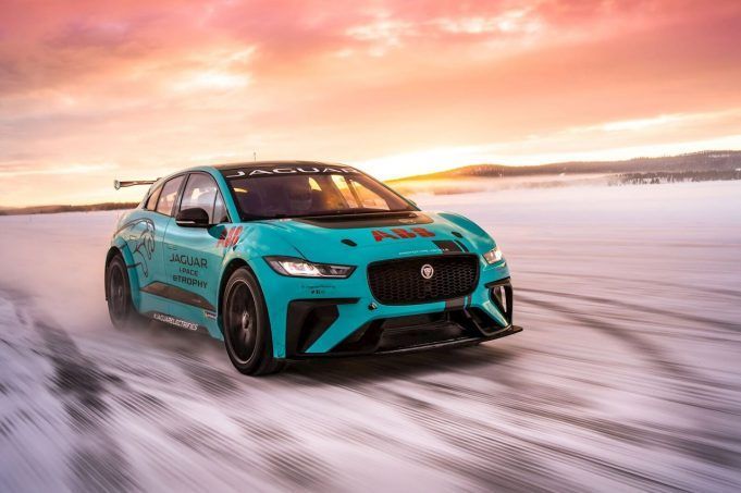 Vehículo de rally eléctrico con la energía suministrada por ABB