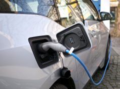 Una batería de ion-litio podría alimentar un vehículo eléctrico durante 1.000 kilómetros BMW i3 cargando en la calle