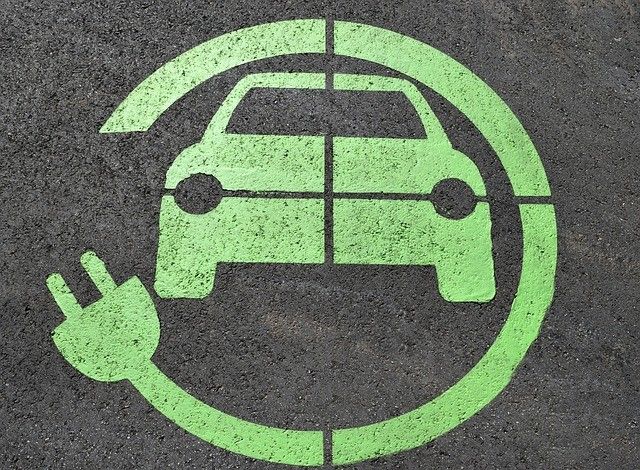 Marca vial de recarga de vehículo eléctrico y ventas de vehículos