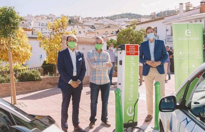 Feníe Energía instala un punto de carga en Casabermeja