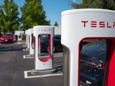 Tesla abre sus cargadores a otros coches eléctricos