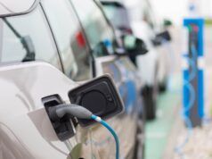 Las matriculaciones de vehículos electrificados caen de nuevo en junio y terminan el semestre con un 5,4 % menos