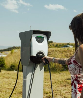 Gestión de potencia en grupos de cargadores. Optimización y eficiencia energética