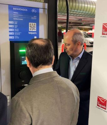 El parking de La Vaguada se convierte en el primer hub eléctrico de Madrid