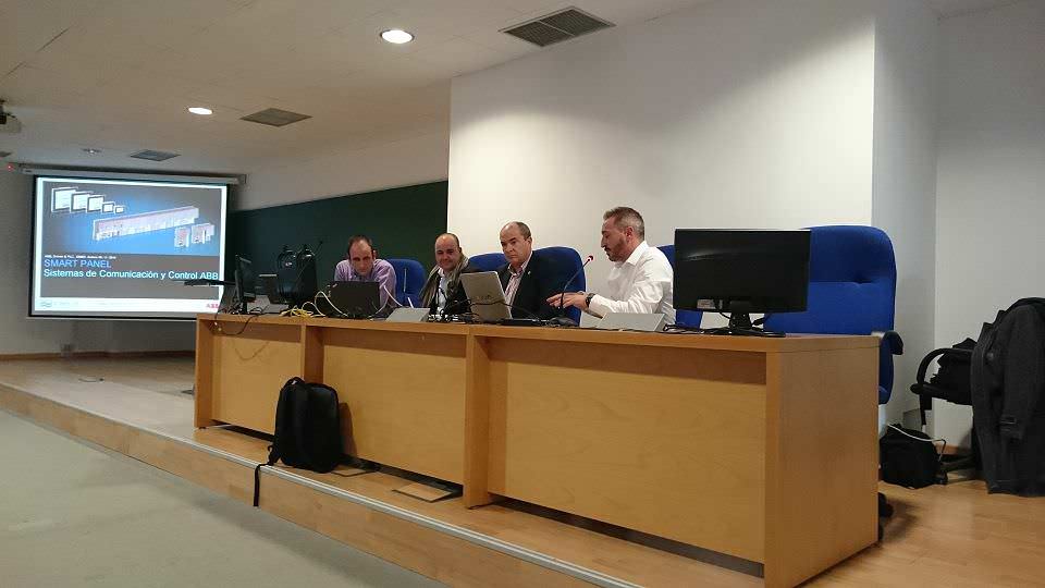 Un momento de las clases del Máster en Domótica