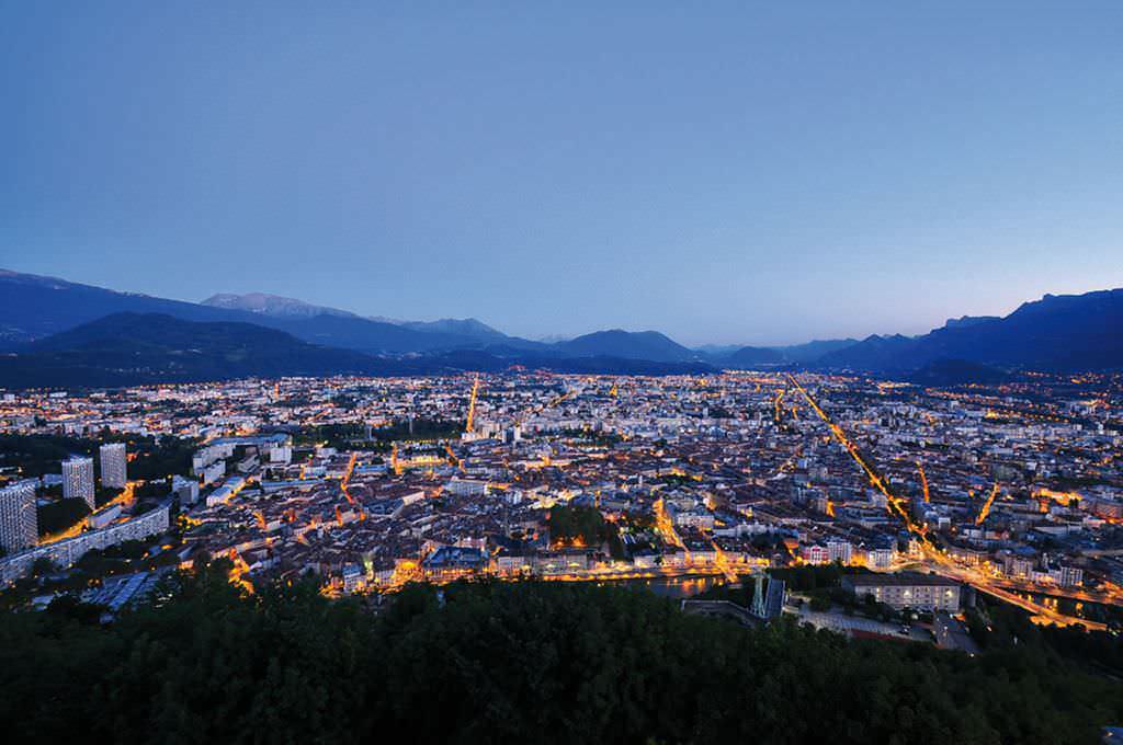 Las smart grids nacen a partir de la necesidad de evolución de la red, de un modelo de energía convencional a otro de energía distribuida