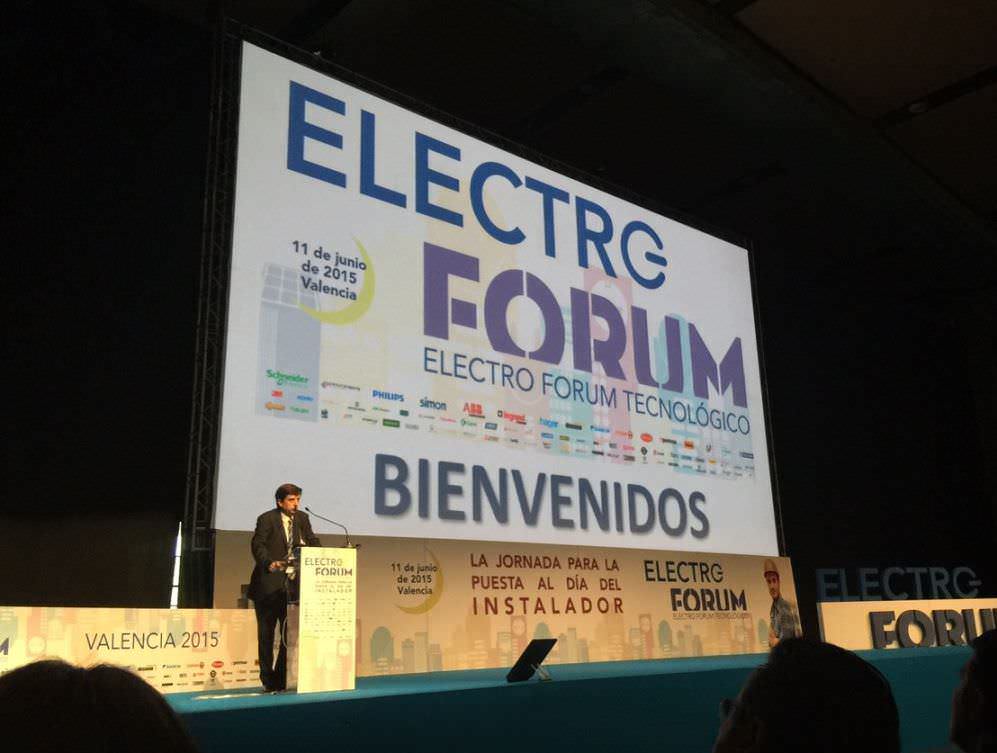 Los 4 ciclos de conferencias tuvieron una asistencia media de 168 personas por sala