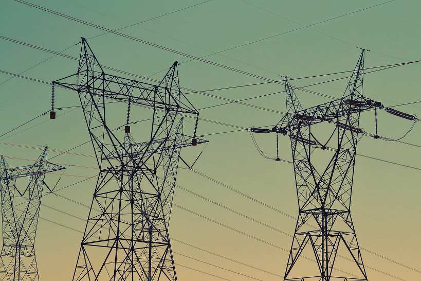 Los cambios de comercializador en el sector eléctrico descendieron algo más de un 2%