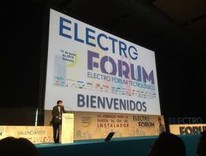 Los 4 ciclos de conferencias tuvieron una asistencia media de 168 personas por sala