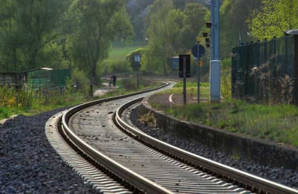 Siemens es uno de los tres participantes en el contrato de Adif