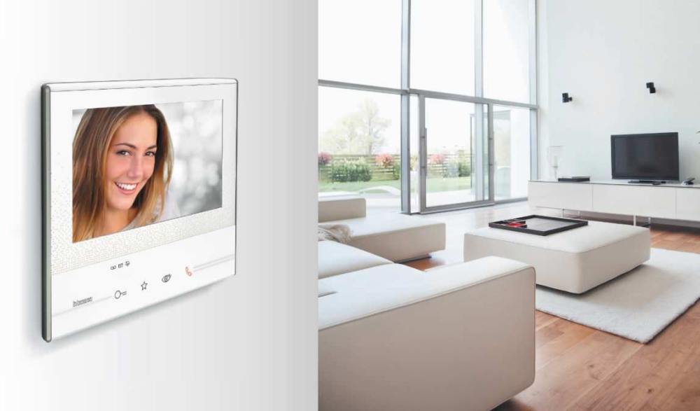 BTicino presenta el monitor manos libres Classe 300