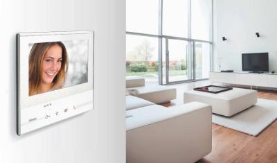 BTicino presenta el monitor manos libres Classe 300