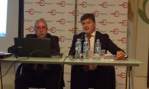 Un momento de la rueda de prensa con Antoni Cañete y Francesc Acín