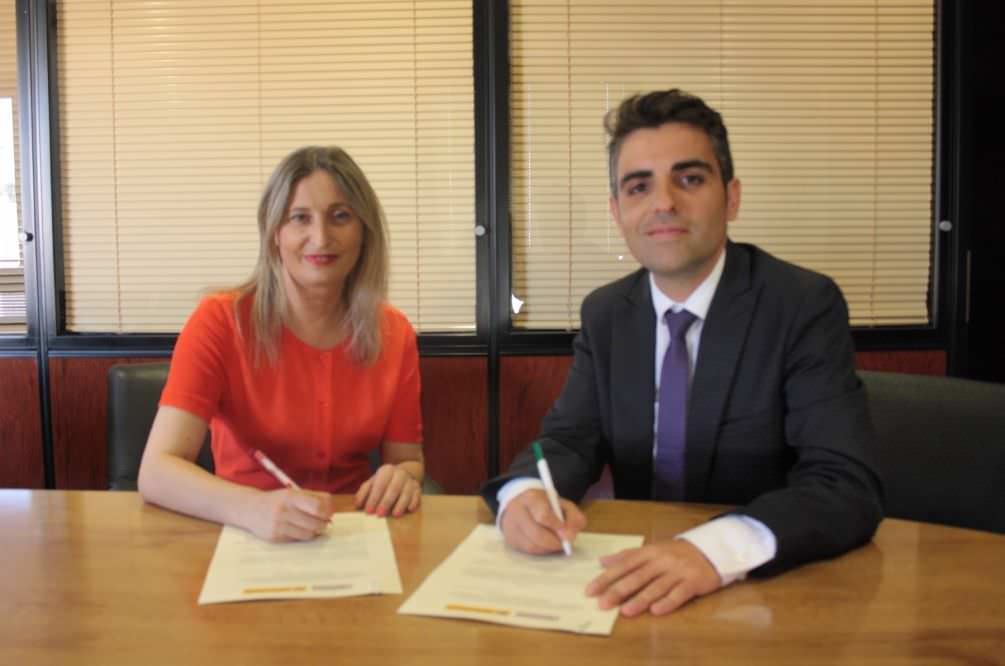 Un momento de la firma del acuerdo entre Asefosam y Voltimum