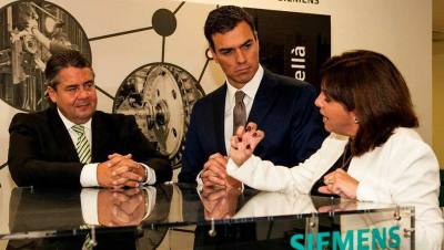 El vicecanciller alemán y Pedro Sánchez visitan la sede de Siemens en España