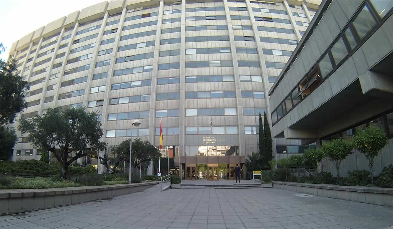 Industria publica el informe anual de la Energía en España 2014