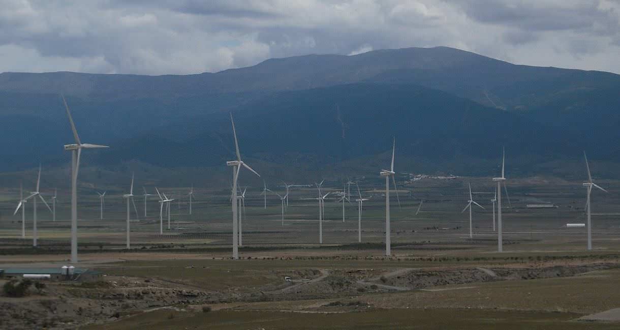 Bruselas corrige a la baja la cuota de renovables de España