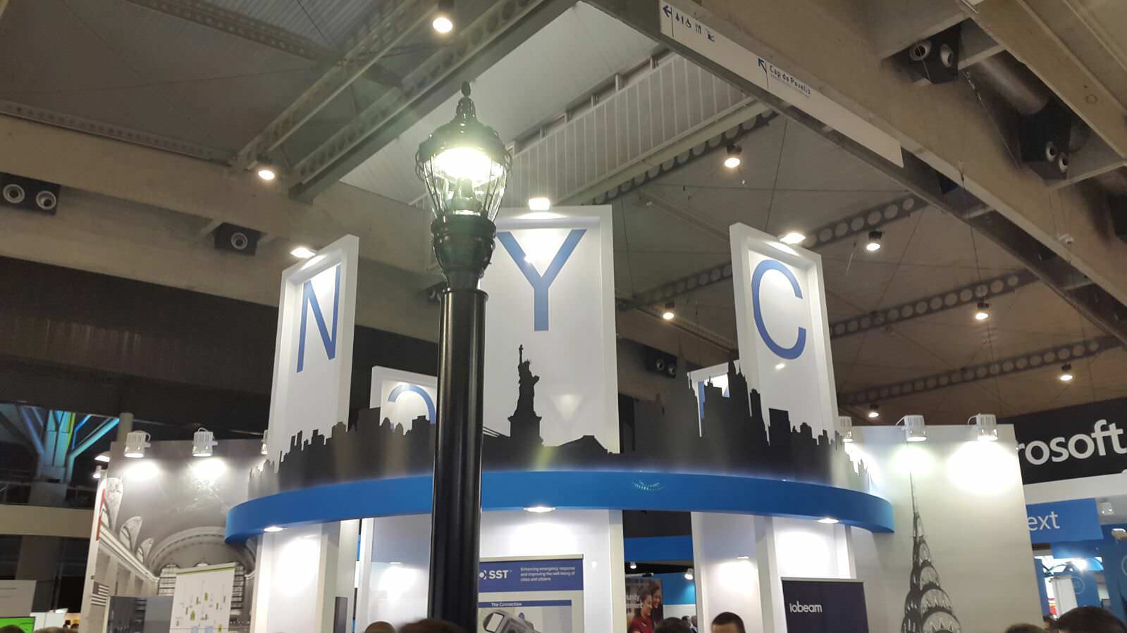 General Electric presenta una farola que detecta tiroteos