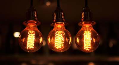 Investigadores del MIT consiguen que la bombilla tradicional gane un 40% de eficiencia