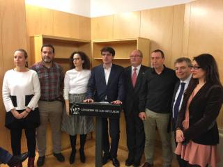 La mayoría del Parlamento se compromete a derogar el “impuesto al sol”