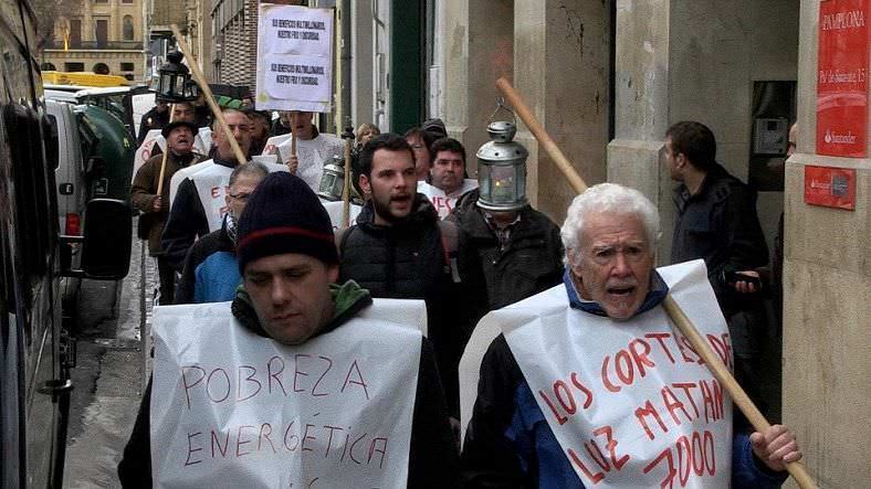 El Constitucional anula un decreto catalán para prohibir cortes de luz por impago
