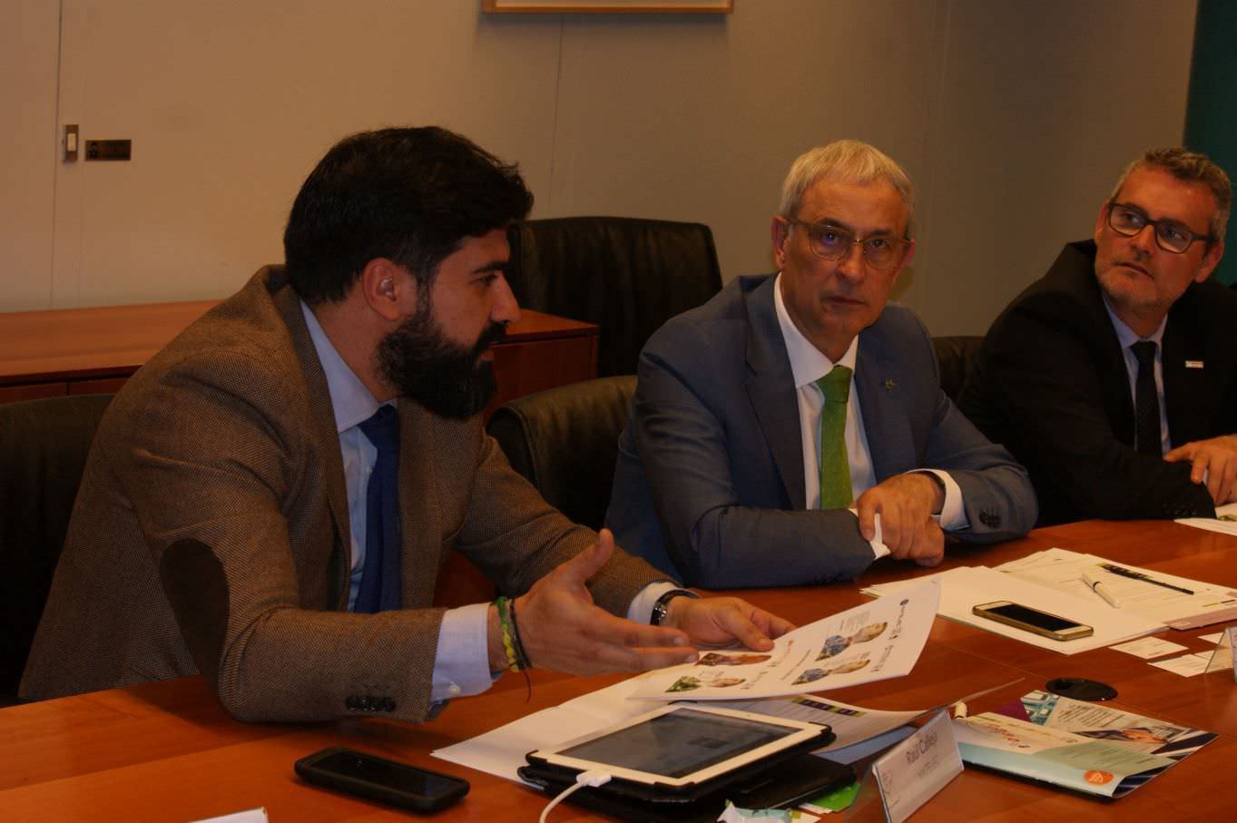 Mesa de Debate "Nuevas Alternativas de negocio para las empresas instaladoras"