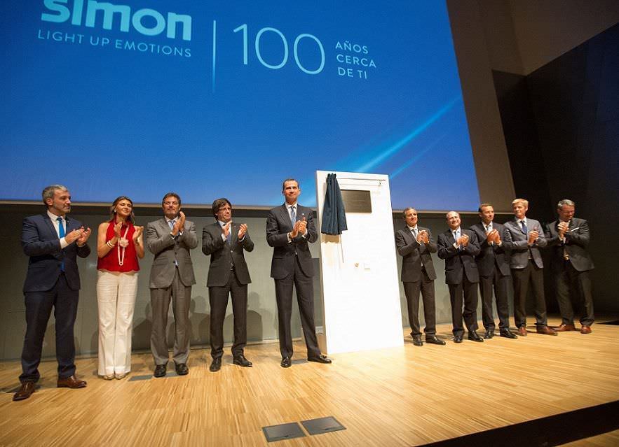 El Rey preside el centenario de Simon