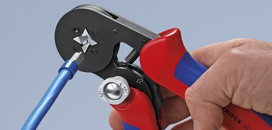 Alicates autoajustables para entallar punteras, de Knipex