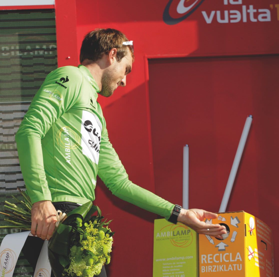 La Vuelta Ciclista a España, concienciada con el reciclaje de iluminación