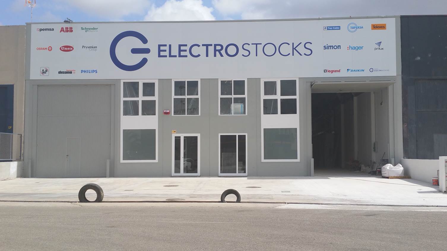 Grupo Electro Stocks inaugura centros en Cartagena y Gran Canaria