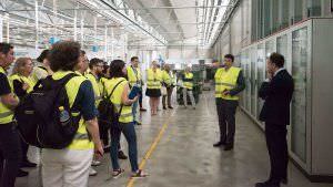 Momento en el que nos explican que los equipos de transformación conectados con ABB Ability ha mejorado la productividad