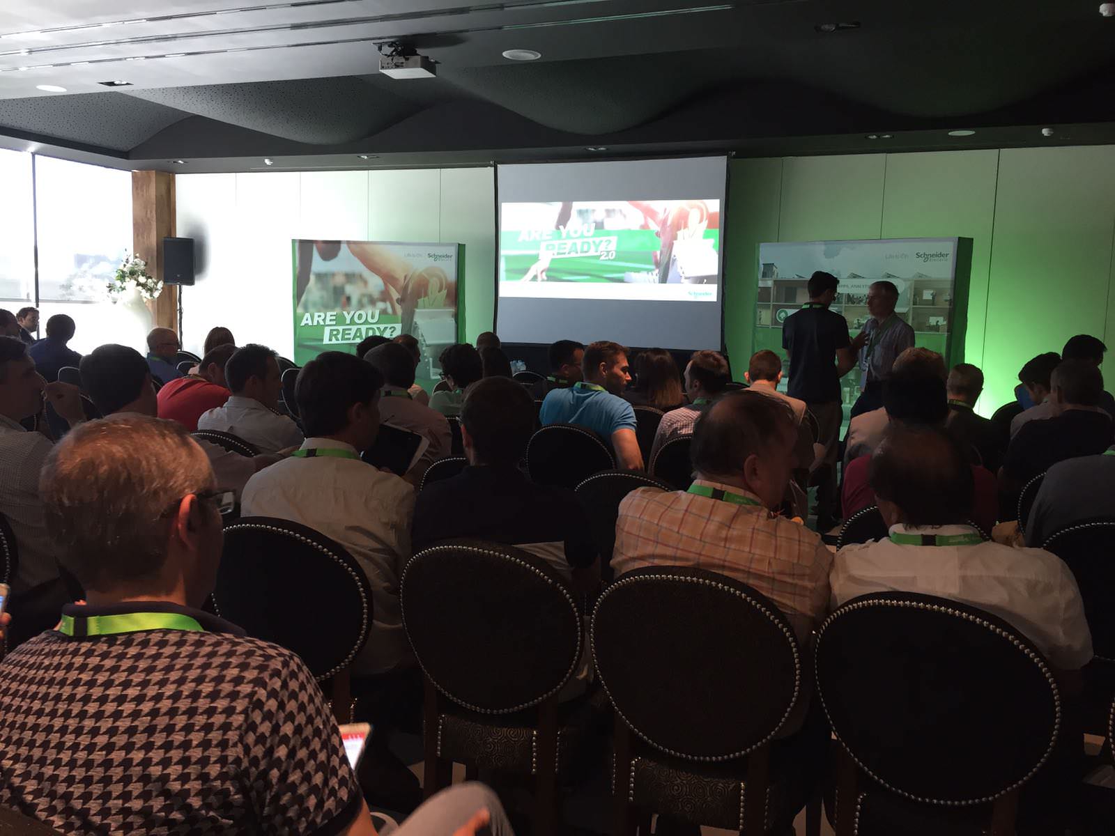 Más de un centenar de profesionales asisten al evento Are You Ready 2.0, en Zaragoza