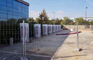 Obras del super cargador Tesla en Getafe