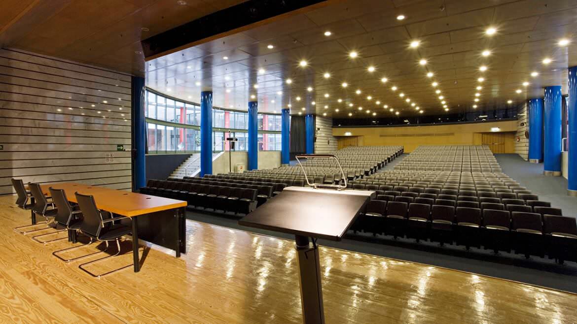 ePower&Building, The Summit se estrenará con la conferencia “Naturalezas muertas versus autorretrato”