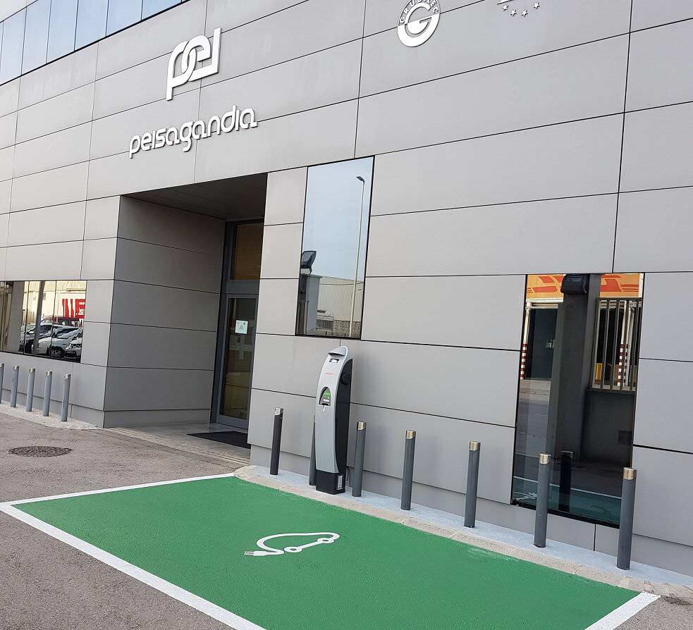 El Grupo Peisa inaugura un punto de recarga en sus instalaciones de Gandía