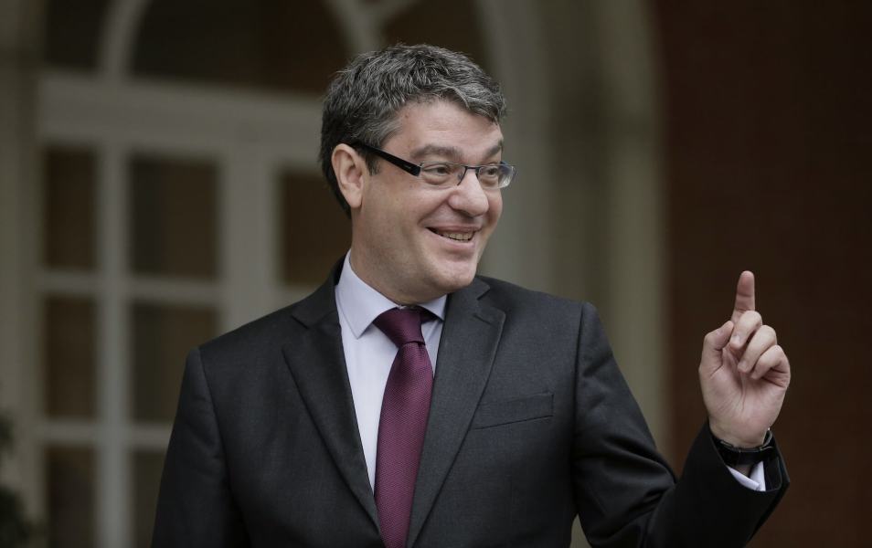 Industria congela la parte regulada del recibo para evitar una crecida alarmante de precios