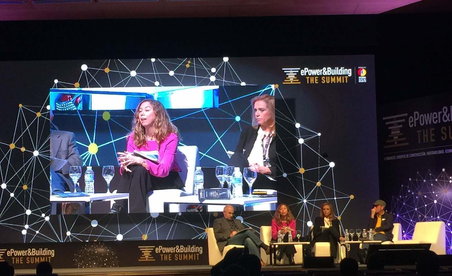 Momento de la primera Mesa de debate ePower Building The Summit 2017