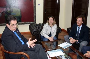 Donación material instalación fotovoltaica de Chint Electric a la Universidad de La Laguna
