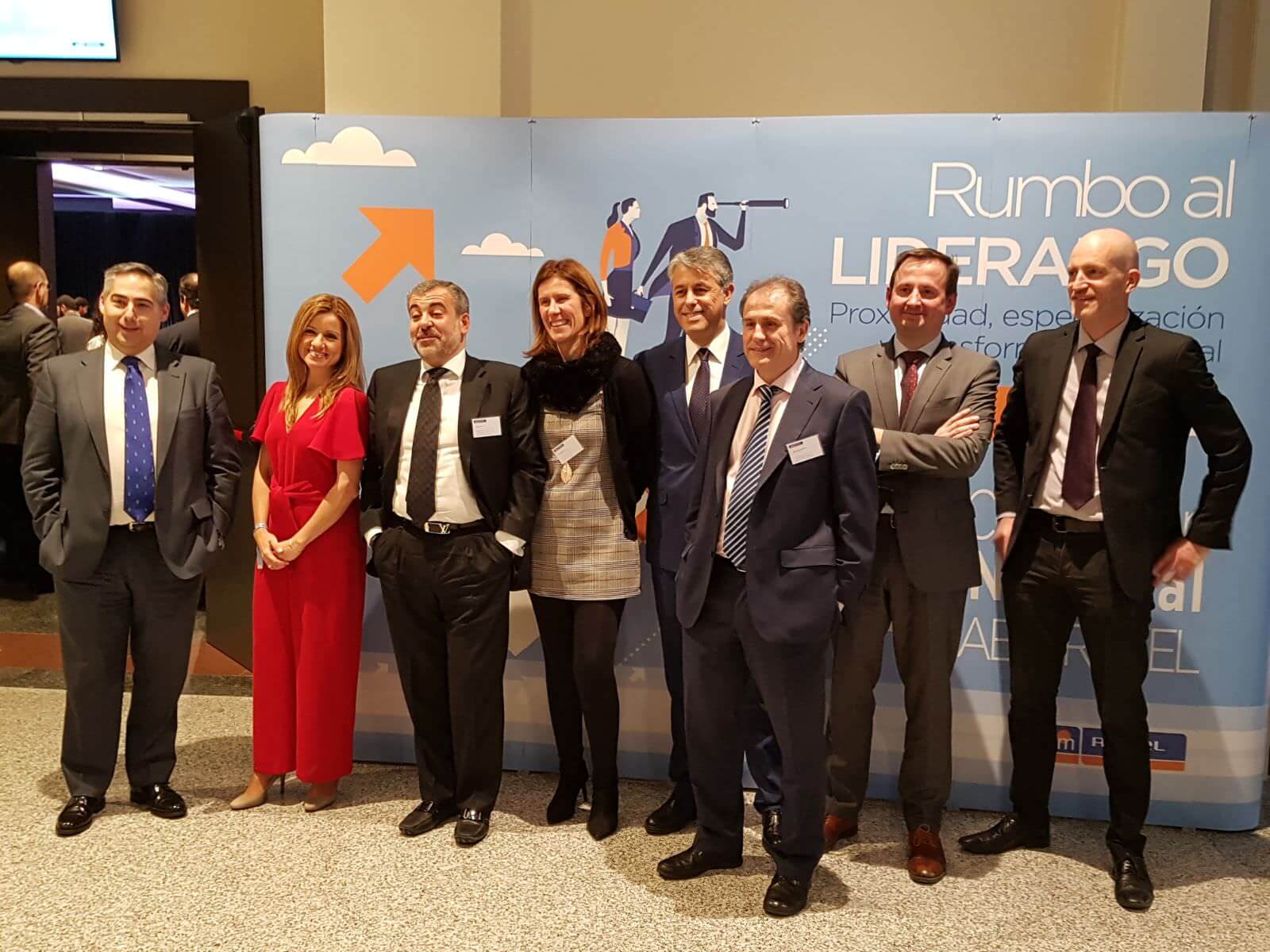 Comité de dirección de ABM REXEL en evento Rumbo al liderazgo foto de instaladores 2.0 con Helder Carvalho y el resto de miembros