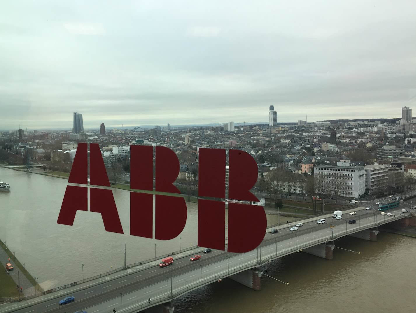 Presentación de ABB en Frankfurt enero 2018 desde la planta 14 Edificios Inteligentes y Vehículo eléctrico