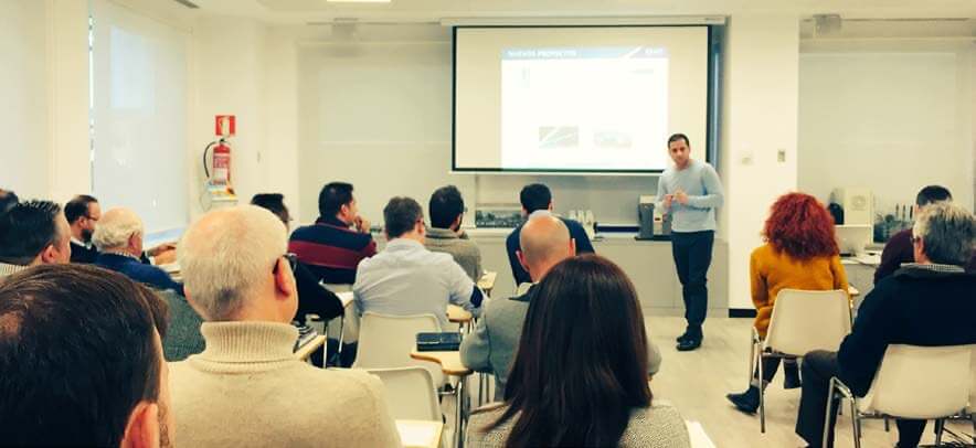 Formación a la red de ventas de Chint en la reunión anual 2018