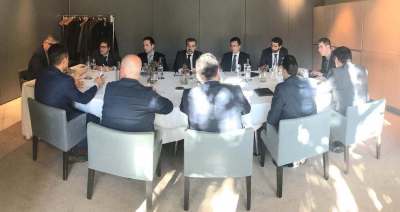 Plano general de la Mesa de Debate de Instaladores 2.0 y ABM REXEL en Barcelona