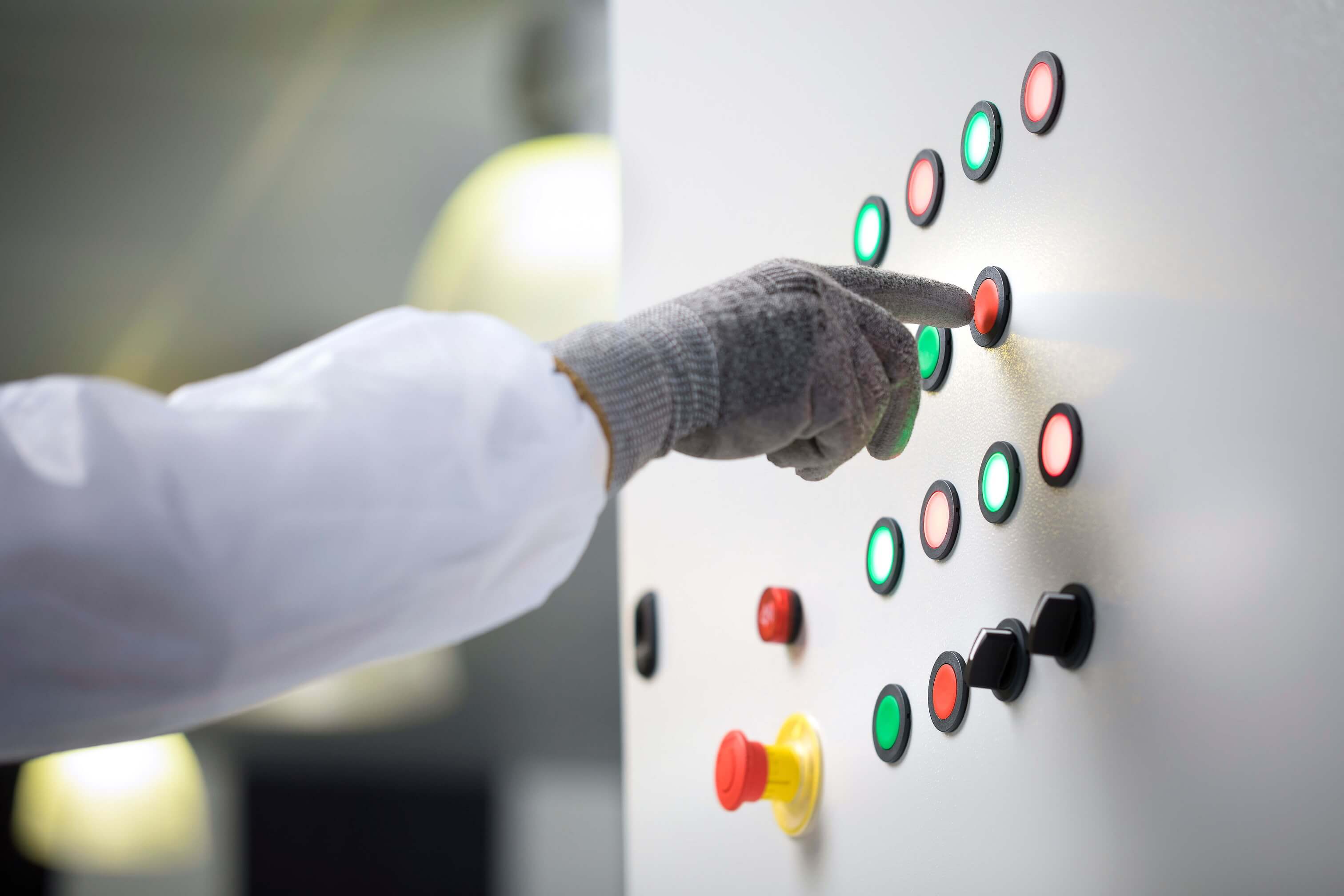 RS Components distribuye nuevos pulsadores para paneles de control con un diseño moderno