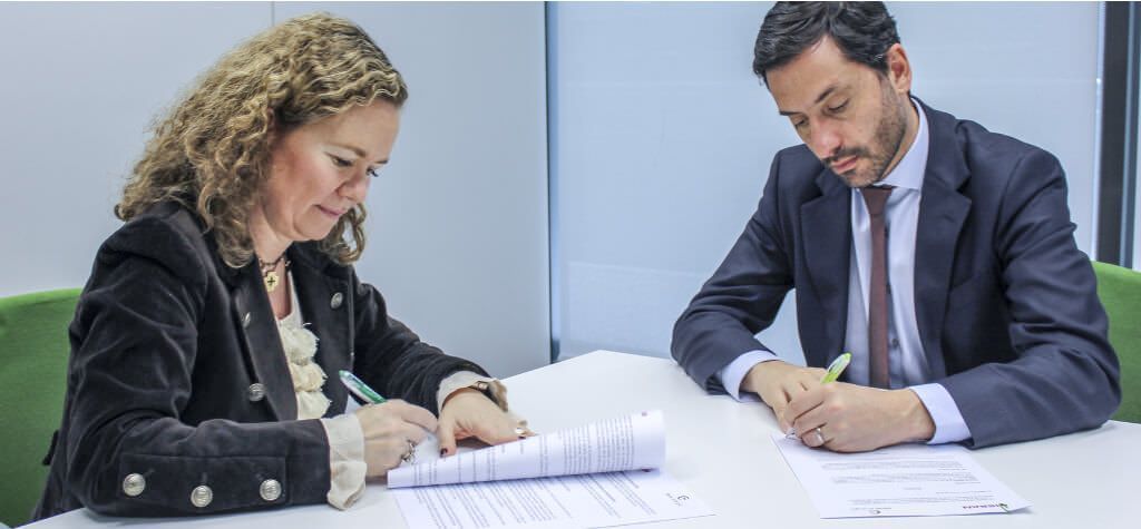 Feníe Energía y Nissan se unen para instalar puntos de recarga y autoconsumo con almacenamiento