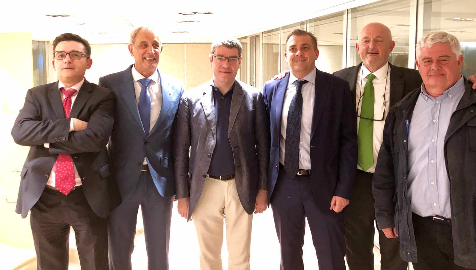 Fenie reclama al ministro Nadal reducir los trámites administrativos del Autoconsumo